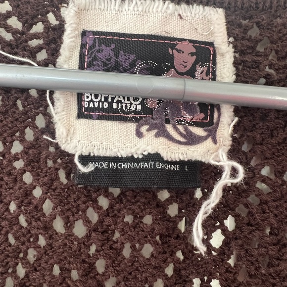 Buffalo knit brown long sleeve sweater top silver clasps swoop neck pattern cute - Picture 4 of 6